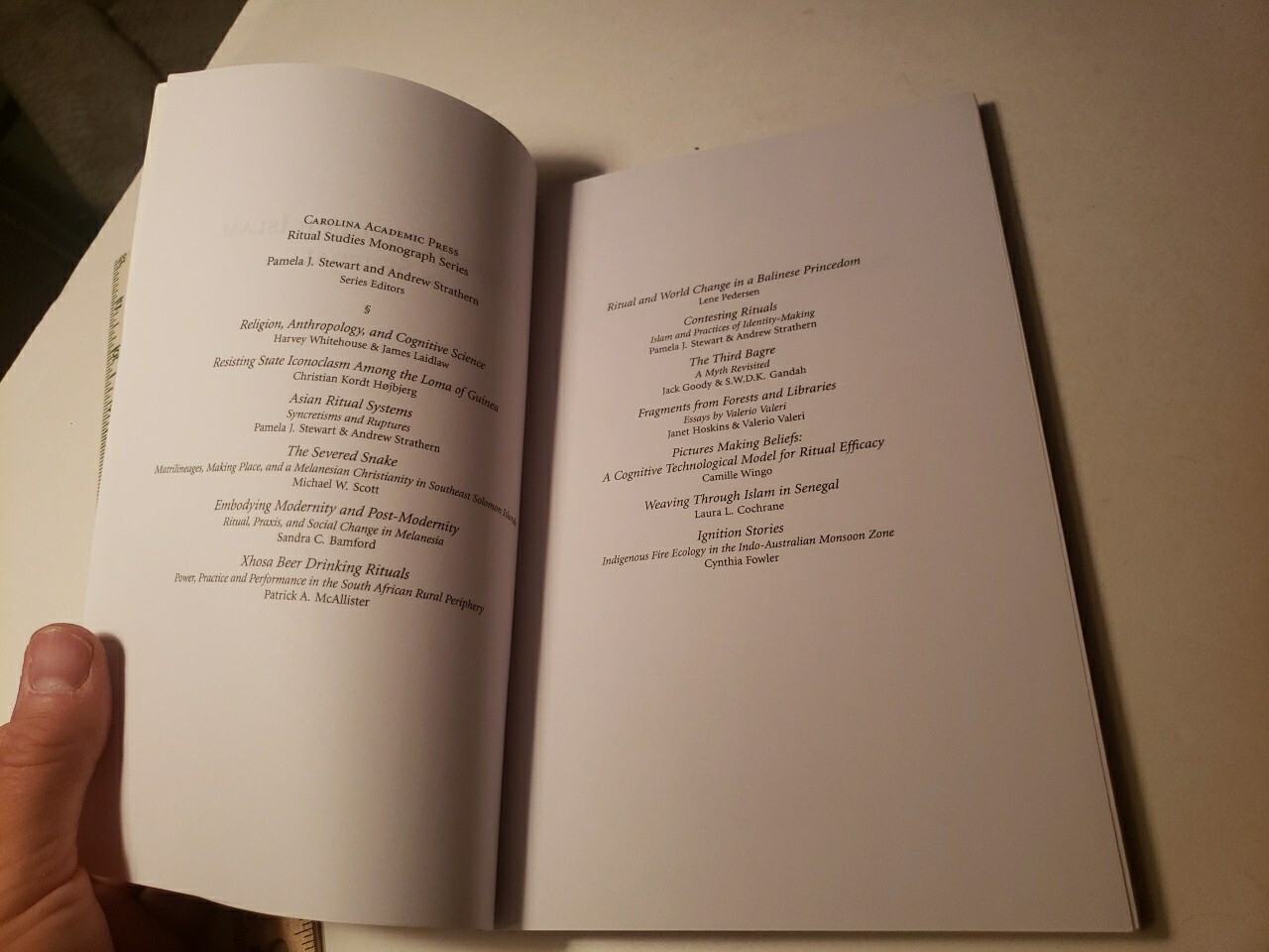 WEAVING THROUGH ISLAM IN SENEGAL CAROLINA ACADEMIC PRESS By Laura L. Cochrane PB